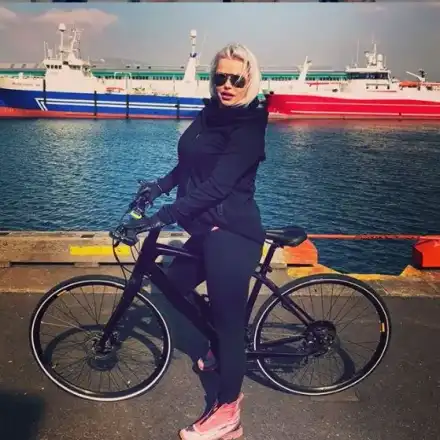 Асдис Ран се наля