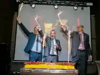 Авител отпразнува юбилей от четвърт век