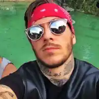 Автори на Риана учат Павката и Венци Венц да пишат песни