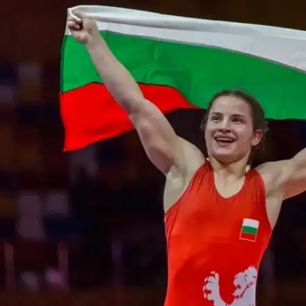 Биляна Дудова си прерязала вените заради несподелена любов