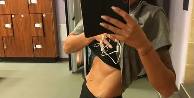 Черната Златка сменя фаянса на фасадата