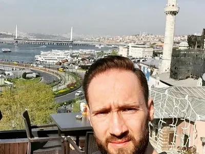 Дарин Ангелов брадяса като чичка