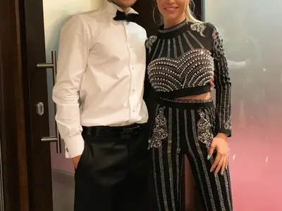 Дизайнерката Евгения Борисова изпрати син - абитуриент! Тита пя на бала на младежа (СНИМКИ)