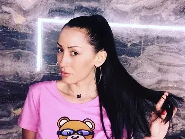 Джена стана примерна майка