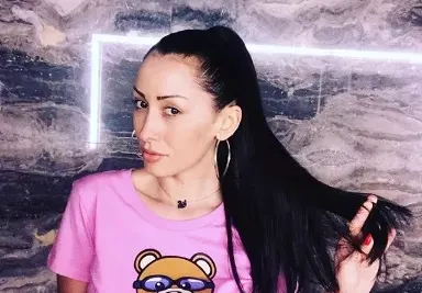 Джена стана примерна майка