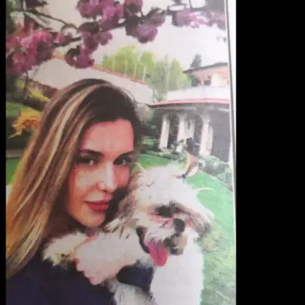 Доведената щерка на Маджо показа палата му