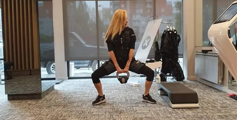 Гала стяга дупето във фитнеса