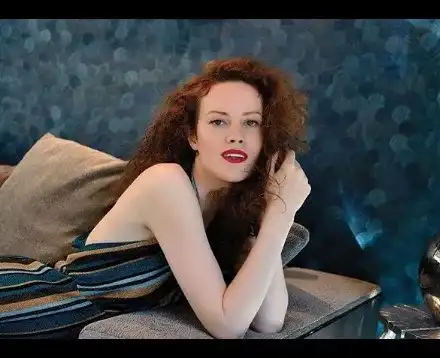 Гери Малкоданска продава свещи за 160 лева