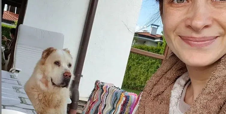 Яна Маринова заряза гримовете