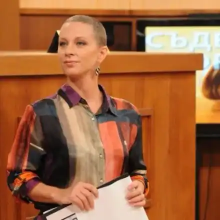 Кака Лара: Наследих Нана на пожар!