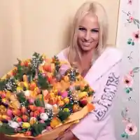 Камелия без бръчки на 50!