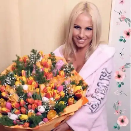 Камелия без бръчки на 50!