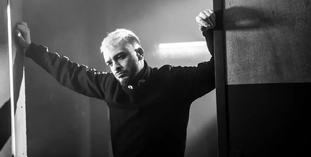 КРАЙ и с Криско! 50 човека го освиркат в Пловдив, дискотеки масово анулират участията му!