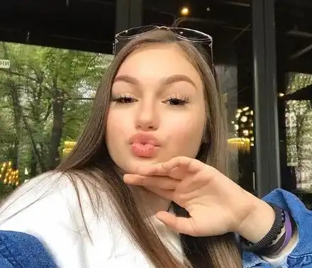 Крисия си хвана гадже съученик