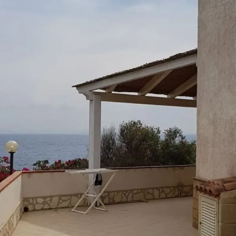 Маги Сидерова купи къща на морето