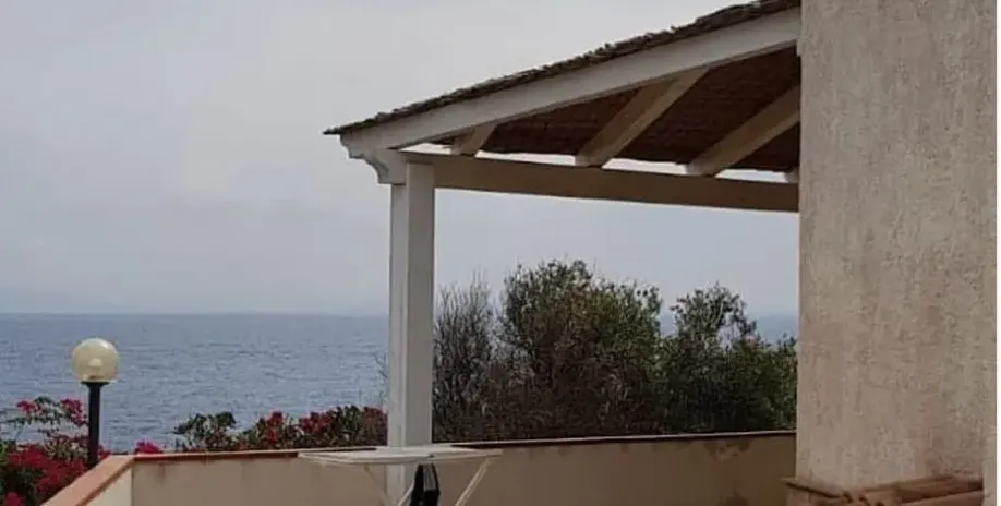 Маги Сидерова купи къща на морето