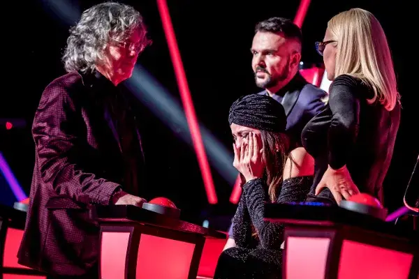 Михаела Филева не спира да плаче в „Гласът на България“