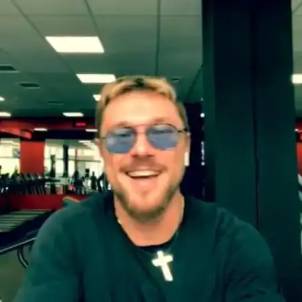 Миро се мори във фитнеса