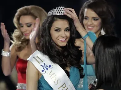 Мис България мечтае да стане пианистка