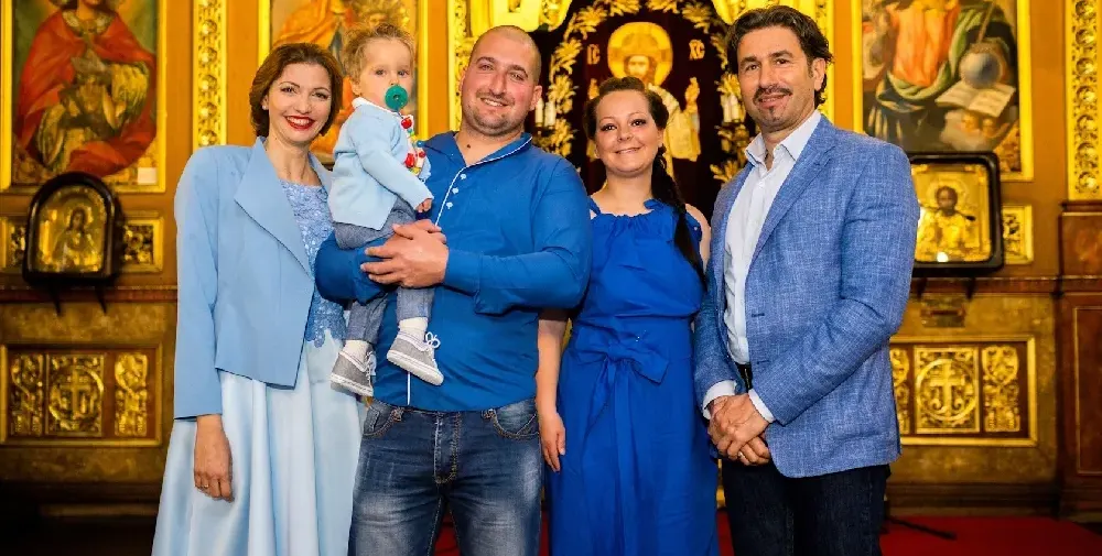 Мисис България Яна Средкова стана кръстница на първото бебе заченато по програмата „Искам бебе“