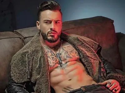 Митака от „София ден и нощ“ ходи на уроци по пеене