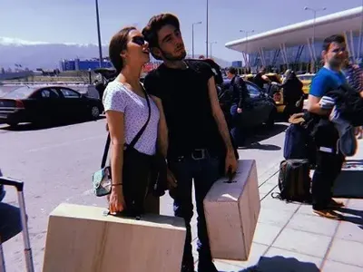 Младата актриса Любомира Башева заби свой колега