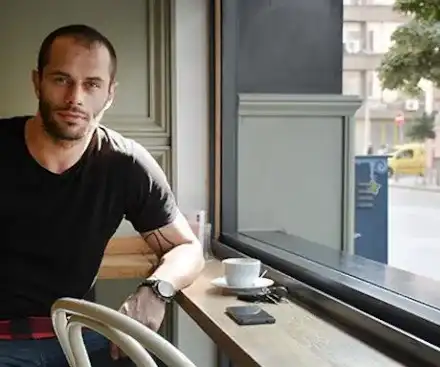 ММА боец закъса с колата