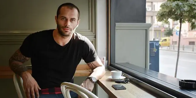 ММА боец закъса с колата