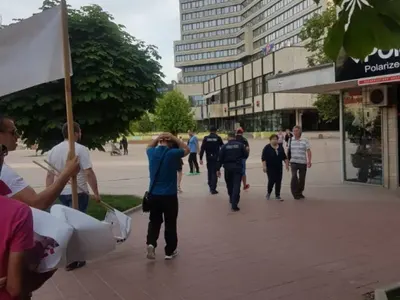 Народът изгони като куче ДЖЕНДЪРА Джамбазки  от Добрич! Той се уплаши и викна полиция да го пази (Вижте скандала)