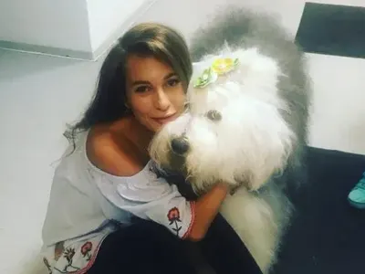 Никол Станкулова се грижи за бездомни кучета