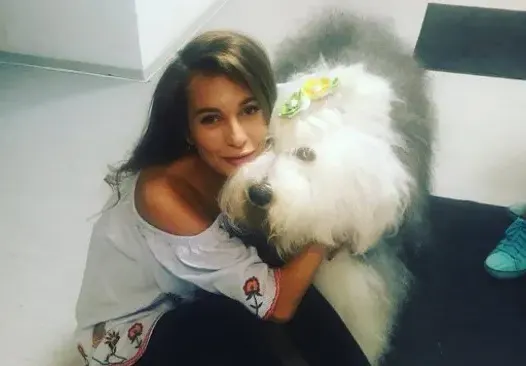 Никол Станкулова се грижи за бездомни кучета