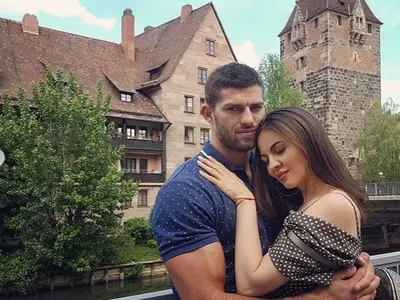 Райна глези гаджето с ваканция в Германия