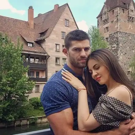 Райна глези гаджето с ваканция в Германия