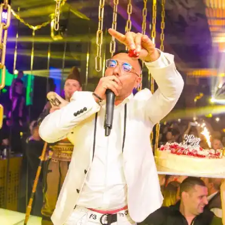 Рапърът 100 Кила с култов рожден ден