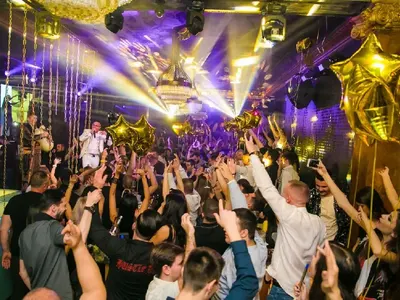 Рапърът 100 Кила с култов рожден ден