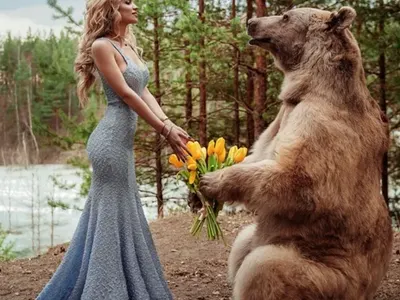 Руски мечок награби родна плеймейтка