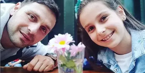 Щерката на Нели и Сано е негово копие