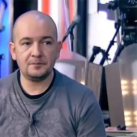 Синовете на Годжи погасяват борчовете му (Басистът затънал до гуша)