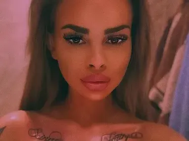 Сузанита обмисля да се снима в „Плейбой“