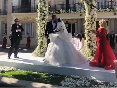 Сватба за милиони! Цеци Красимирова се омъжи за Майкъл Струмейтис в рокля за 50 бона! Ето какво се случи на приказното събитие