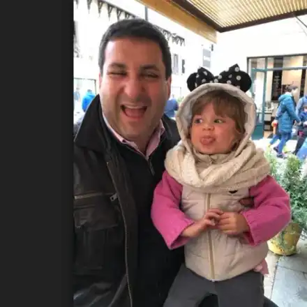 Тончо разходи испанското внуче из София