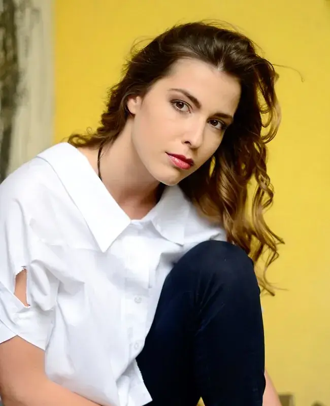 Актрисата  Радина Думанян пече торти, за да се издържа