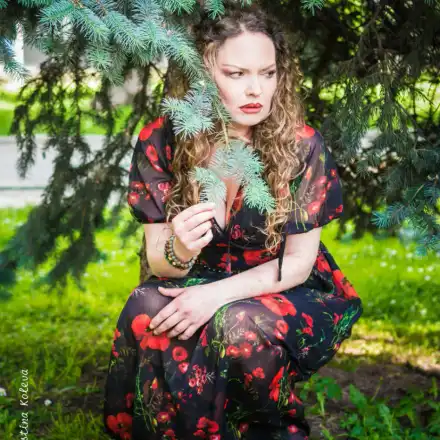 Александра Василева ходи в гората за гъби