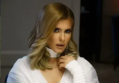 Анелия на детокс уикенд на морето