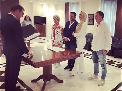 Антония Петрова празнува първа годишнина от сватбата (Показа нови снимки от церемонията)