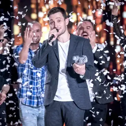 Атанас от „Гласът на България“ влага 50-те бона награда в данъци и музика