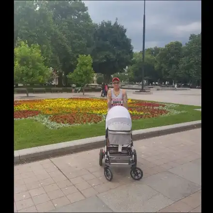 Бебето с еднополови родители с първа разходка в Русе