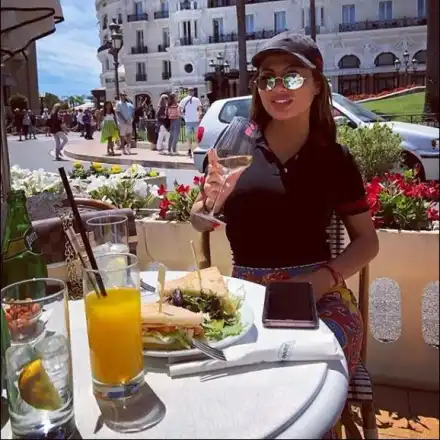 Богато гадже глези знойната Драгана в Монако