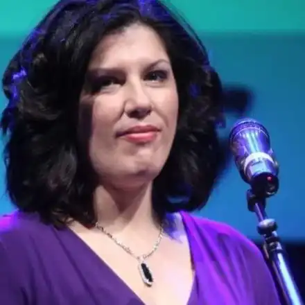 Джигит стресира Жени Марчева