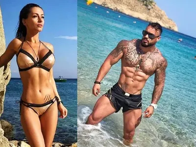 Джулия с гаджето на Миконос